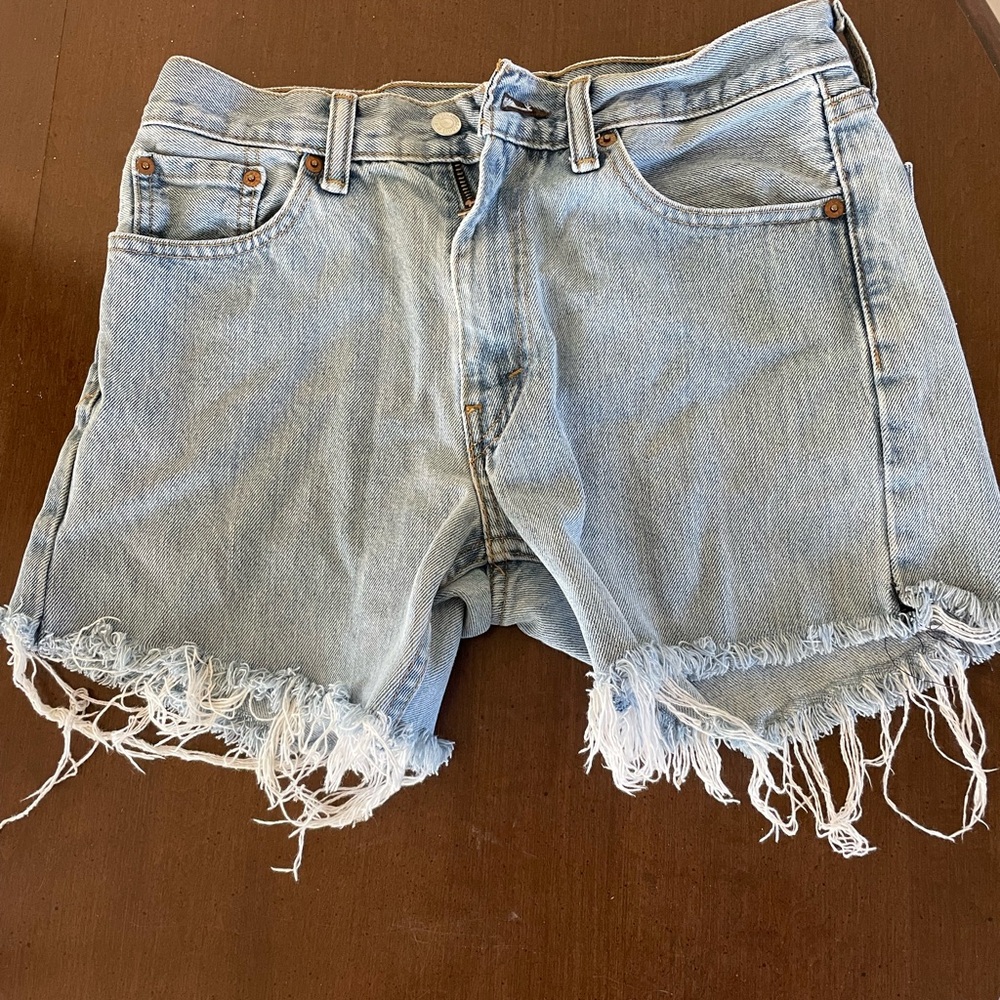 Levi Cutoff Shorts
